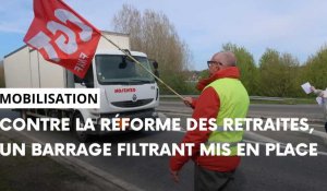 À Soissons, les opposants à la réforme des retraites font un barrage filtrant sur le rond-point de Jardiland