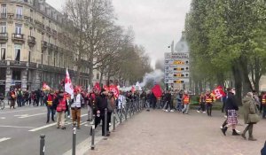 Lille : les cheminots en colère organisent un barbecue festif sur la place de la République pour rappeler qu’ils sont toujours là contre la réforme des retraites