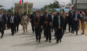 Emmanuel Macron rencontre le Premier ministre du Vanuatu à Port Vila