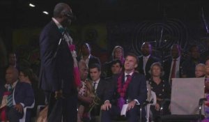 "Je suis heureux d’être parmi vous", assure Macron en clôture du festival des arts mélanésiens