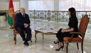 Loukachenko "couvre les arrières" de Poutine