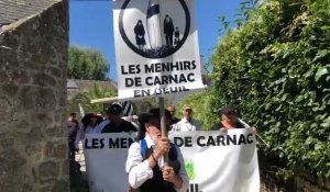 VIDÉO. Menhirs détruits à Carnac : la marche est lancée ce samedi après-midi