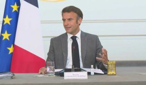 Macron souhaite une "réponse complète et profonde" aux émeutes