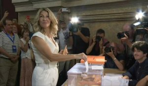 Espagne: la candidate communiste Yolanda Diaz vote aux élections législatives