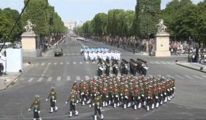 14-Juillet: les forces armées indiennes ouvrent le défilé sur les Champs-Elysées