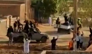 L'armée soudanaise patrouille dans les rues d'Omdourman