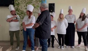 Aire-sur-la-Lys : Yves Ballanfat, professeur de cuisine au lycée Vauban, mis à l'honneur lors de son départ en retraite.