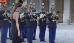 Visite de Charles III en France : une actrice de Sex Education (Netflix) se fait huer sur le...