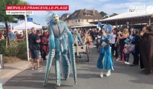 VIDÉO. Dans le Calvados, au festival Cidre et dragon, des costumes délirants défilent