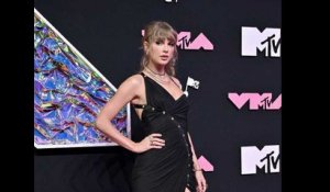 Taylor Swift : sa danse endiablée sur les titres de Shakira aux MTV VMA’s 2023