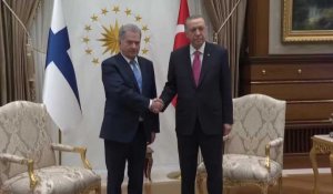 Adhésion à l'OTAN: le président turc Erdogan reçoit son homologue finlandais à Ankara
