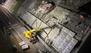 Ligne Calais - Boulogne : les images impressionnantes des travaux menés de nuit par des cordistes