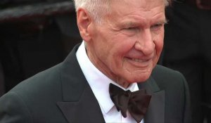 Cannes: Harrison Ford monte les marches du Festival pour "Indiana Jones 5"