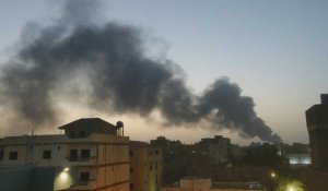 Guerre au Soudan: une panache de fumée s'élève au-dessus de Khartoum