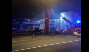 Un incendie ravage un magasin de motos à Warcq
