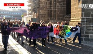 VIDÉO. « Des actes intolérables » : à Saint-Brieuc, ils se rassemblent pour soutenir les LGBTQIA+