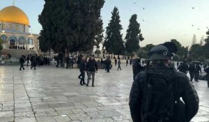La police israélienne évacue Al-Aqsa après la prière du matin