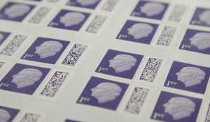 Au Royaume-Uni, les timbres à l'effigie du roi Charles III entrent à la vente