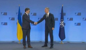Stoltenberg accueille le ministre ukrainien des Affaires étrangères à Bruxelles