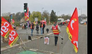 VIDÉO. Grève du 6 avril : à Sablé-sur-Sarthe, un barrage filtrant au carrefour du collège Reverdy