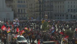 Retraites : les manifestants sur le Vieux-Port de Marseille