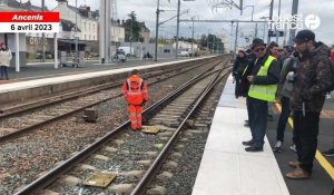 VIDÉO. Retraites : à Ancenis, les voies SNCF libérées, le trafic des trains va reprendre 