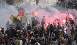 Retraites: arrivée des manifestants place d'Italie à Paris