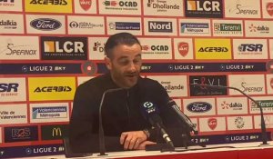 Football : Nicolas Rabuel dépité après la défaite du VAFC contre le Paris FC (4-5)
