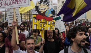 "Un logement pour tous !" : les Portugais manifestent contre les prix de l'immobilier