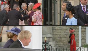 Le Premier ministre britannique et d'anciens Premiers ministres arrivent à Westminster
