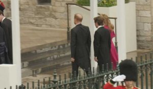 Le prince Harry et les princesses Eugénie et Béatrice arrivent à l'abbaye de Westminster