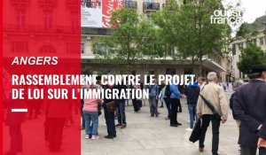 VIDÉO. À Angers, une centaine de personnes se rassemble contre le projet de loi immigration