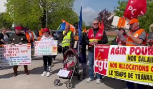 Les syndicats de Romilly-sur-Seine haranguent la foule mobilisée pour le 1er Mai