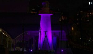 Le phare Cape Bowling Green s'illumine pour honorer le couronnement de Charles III