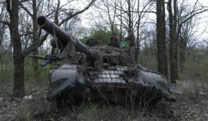 Près de Bakhmout, des tankistes ukrainiens attendent l'offensive du printemps