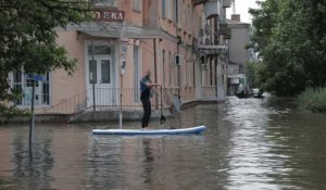 Ukraine: les opérations de secours se poursuivent à Kherson après la destruction d'un barrage