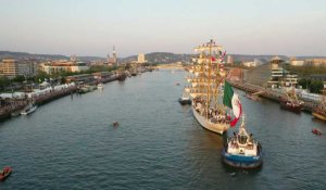 8e édition de l'Armada de Rouen: arrivée du trois mâts mexicain Cuauhtémoc