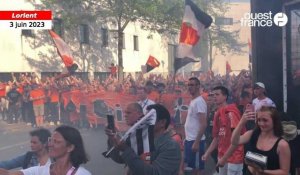 VIDÉO. Les joueurs du FC Lorient acclamés par les supporters à leur arrivée au stade 