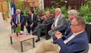 Arques : Bernard Cazeneuve, à la rencontre d'élus salle Alfred-André, invite à rassembler la gauche