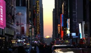 Le "Manhattanhenge" : lorsque le soleil se couche et s'aligne sur la grille de New York