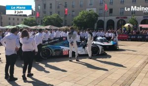 VIDÉO. 24 H du Mans : devant la foule, Peugeot présente ses hypercars au pesage 