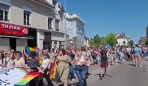 Marche des fiertés à Troyes