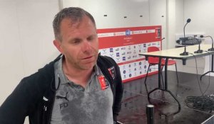 Football (N2) : le coach de Boulogne prend une douche de champagne