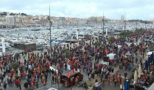 Retraites : les manifestants se réunissent sur le Vieux-Port avant de défiler