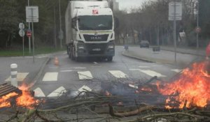 Retraites: des manifestants bloquent l'usine d'incinération de déchets à Brest