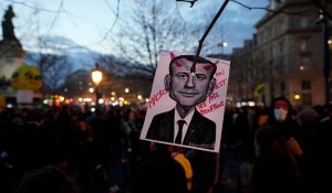 Retraites : face à une France en colère,  interview sous haute tension du président Macron