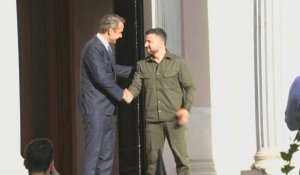Le Premier ministre grec Mitsotakis accueille le président ukrainien Zelensky à Athènes