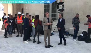 Stéphane Bern en tournage au château de Villers-Cotterêts