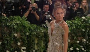 Gala du Met: Jennifer Lopez arrive aux rendez-vous des stars