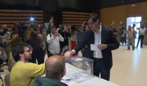 Elections régionales en Catalogne: vote du candidat socialiste Salvador Illa